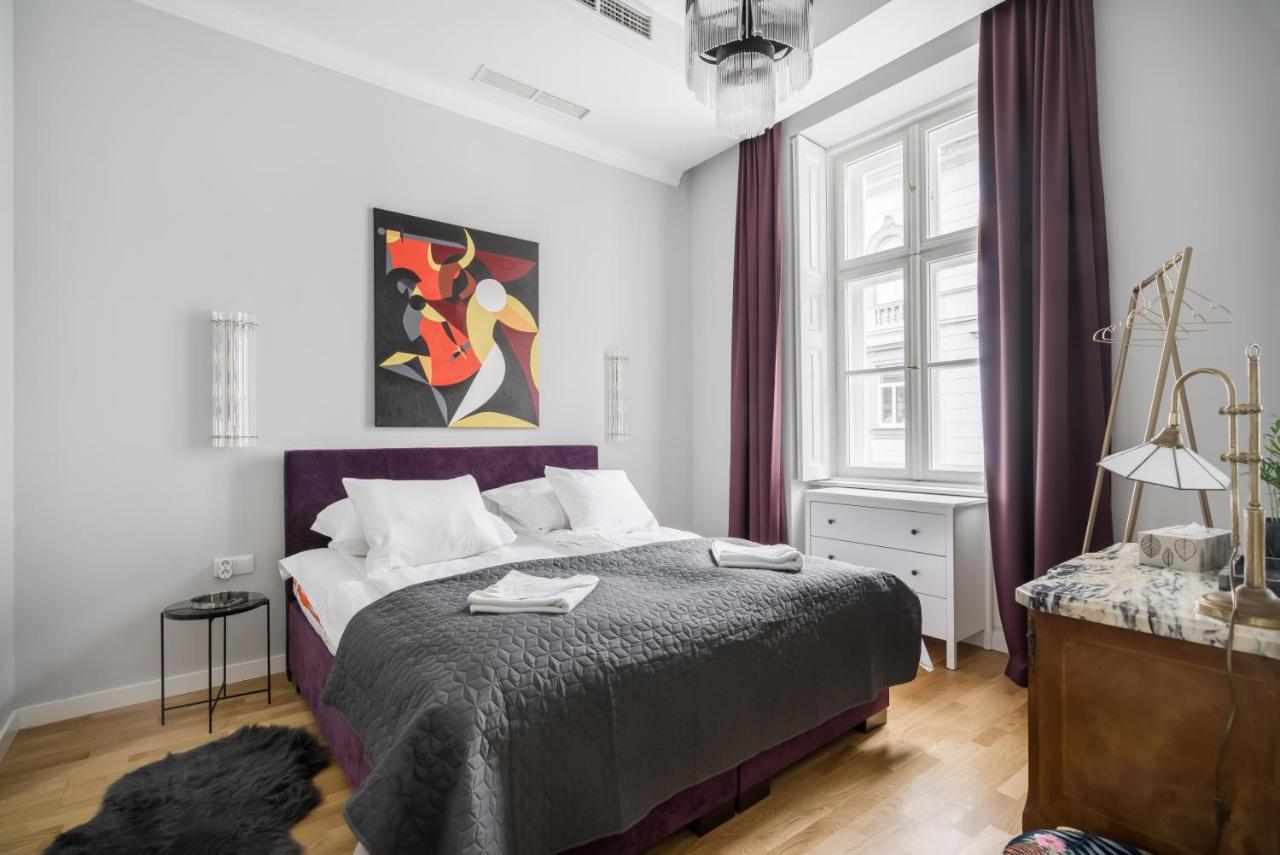 Bpr Adagio Design Home With A/C Budapest Luaran gambar