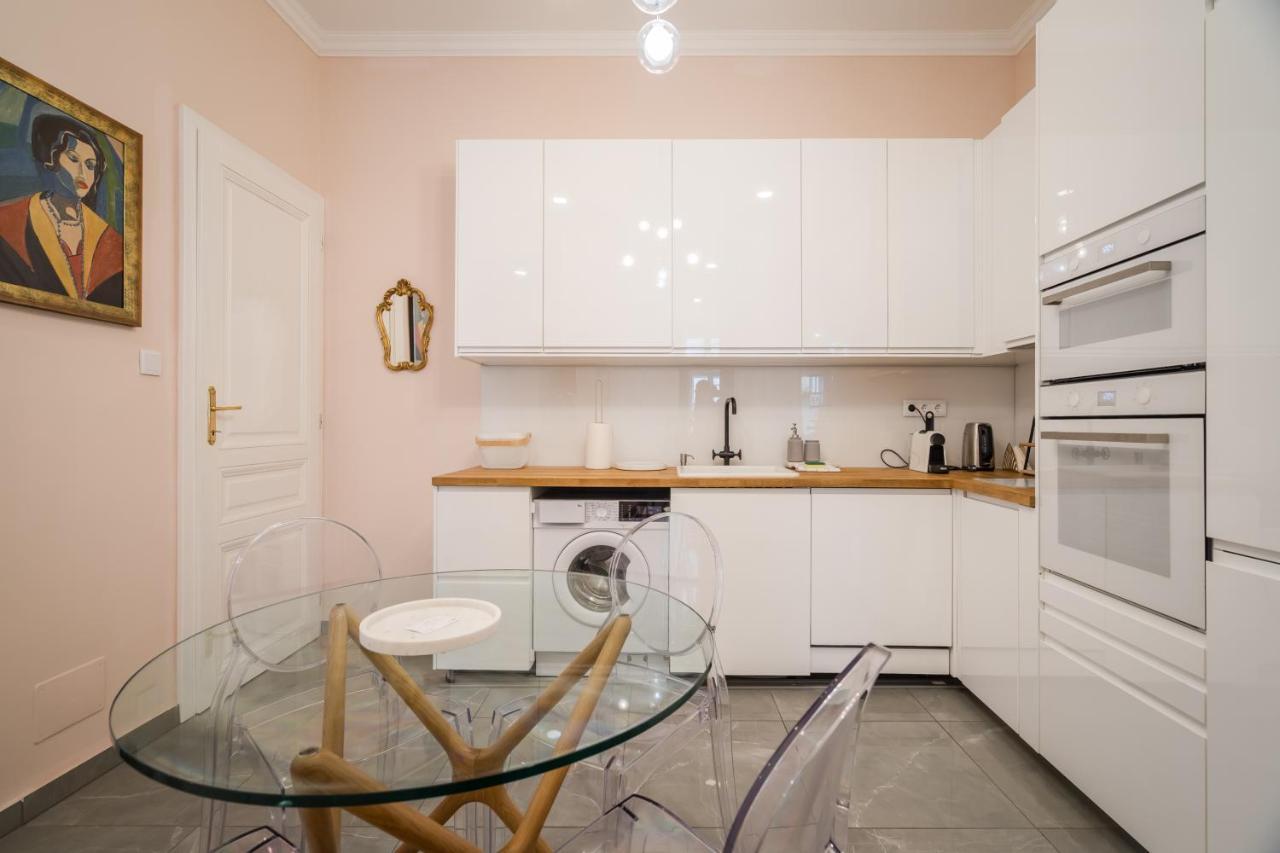 Bpr Adagio Design Home With A/C Budapest Luaran gambar