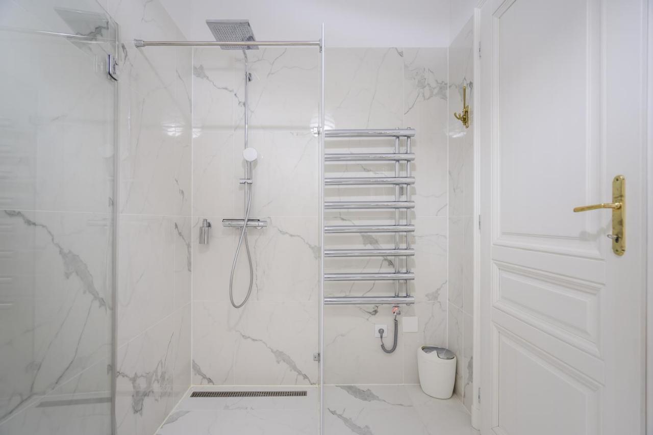 Bpr Adagio Design Home With A/C Budapest Luaran gambar